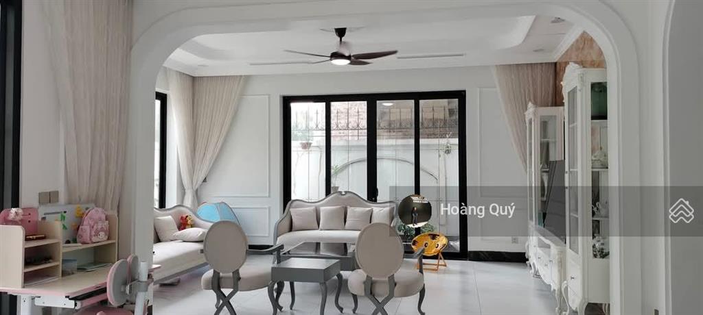 Bán gấp nhà vườn kđt yên hòa  cầu giấy 90m²* 5 tầng. vị trí đẹp view khuôn viên giá chỉ 40 tỷ