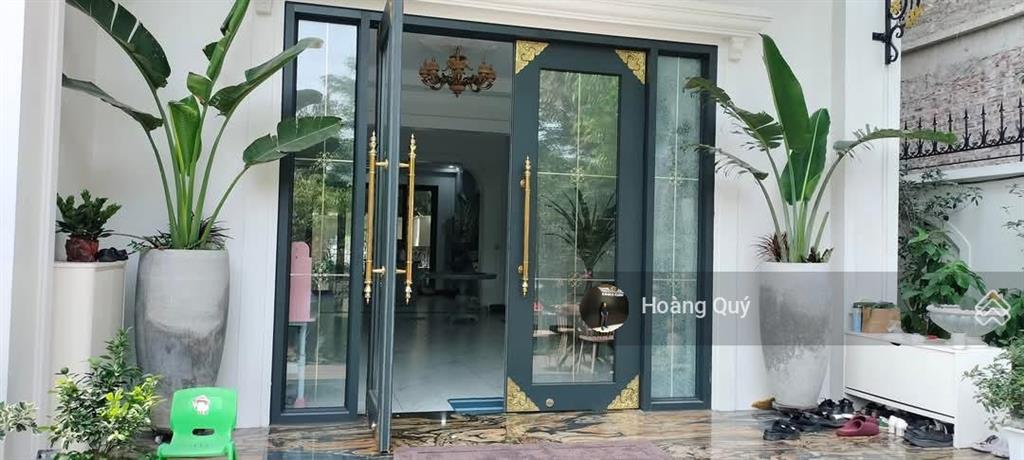 Bán gấp nhà vườn kđt yên hòa  cầu giấy 90m²* 5 tầng. vị trí đẹp view khuôn viên giá chỉ 40 tỷ
