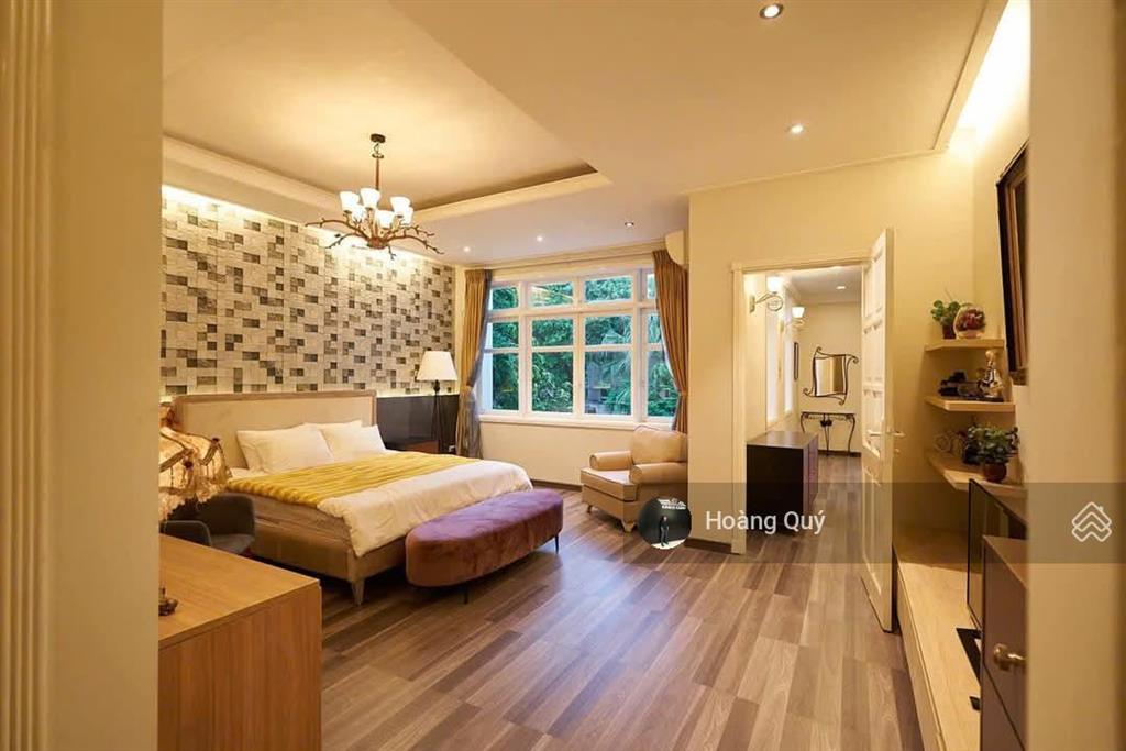 Bán gấp nhà vườn nguyễn tuân  thanh xuân lô góc 110m2 mặt tiền 10m. vị trí đẹp thang máy 45 tỷ