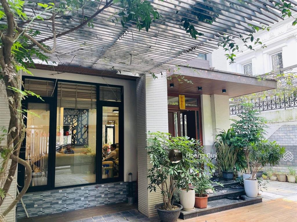 Bán gấp biệt thự sân vườn làng việt kiều châu âu  nguyễn văn lộc 165.8m2* mặt tiền 9m chỉ 52.5 tỷ