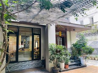 Bán gấp biệt thự sân vườn làng việt kiều châu âu  nguyễn văn lộc 165.8m2* mặt tiền 9m chỉ 52.5 tỷ