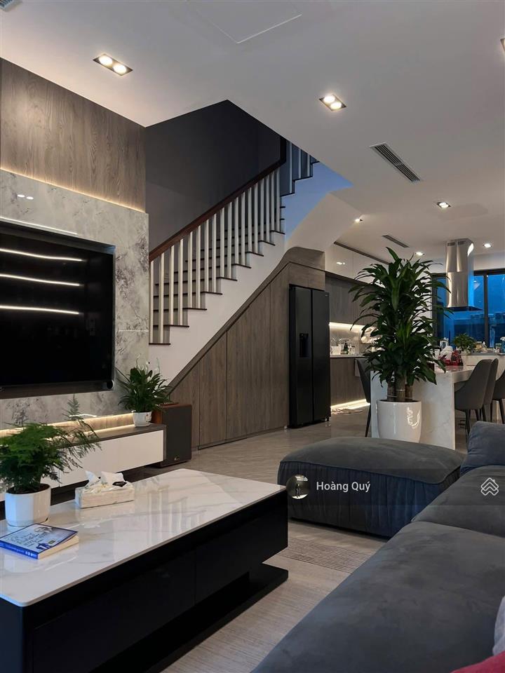 Bán gấp nhà kđt trung yên  cầu giấy 100m2* 5 tầng. view sân chơi, vỉa hè kinh doanh giá chỉ 40 tỷ
