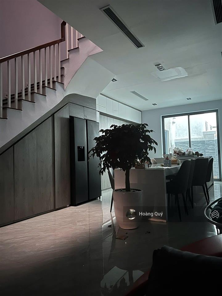 Bán gấp nhà kđt trung yên  cầu giấy 100m2* 5 tầng. view sân chơi, vỉa hè kinh doanh giá chỉ 40 tỷ