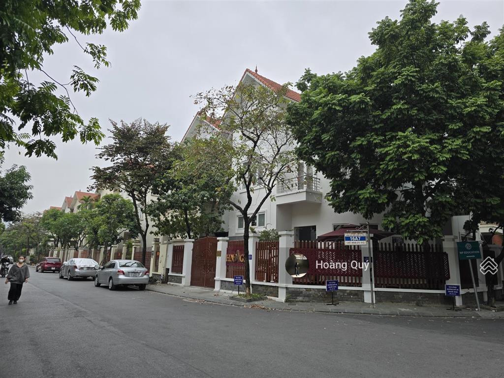 Biệt thự sân vườn làng việt kiều châu âu  nguyễn văn lộc 142m* mặt tiền 9m. hoàn thiện đẹp 45.5 tỷ