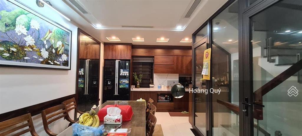 Bán gấp liền kề phố hoàng văn thái  thanh xuân 80m2* mặt tiền 5.2m. view khuôn viên đường rộng 12m
