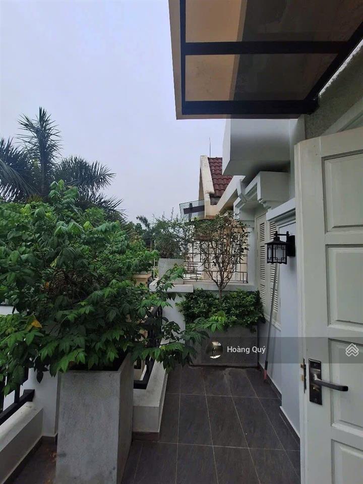 Biệt thự sân vườn kđt mỹ đình  từ liêm 135m2* mặt tiền 10m. hầm gara vị trí kinh doanh giá 39 tỷ
