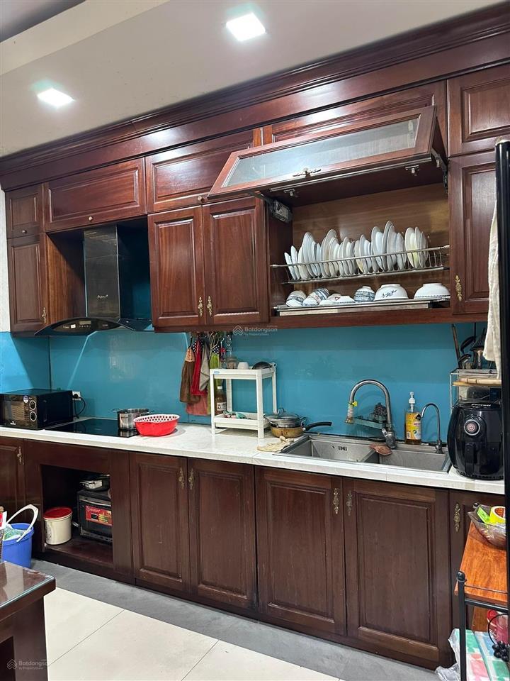 Bán gấp nhà phố nguyễn thị định  cầu giấy 40.5m2* 5 tầng. phân lô vỉa hè kinh doanh chỉ 17 tỷ