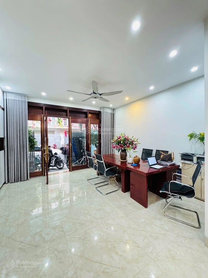 Bán gấp liền kề kđt trung yên  cầu giấy 100m2*5 tầng. view khuôn viên, vị trí kinh doanh chỉ 42 tỷ