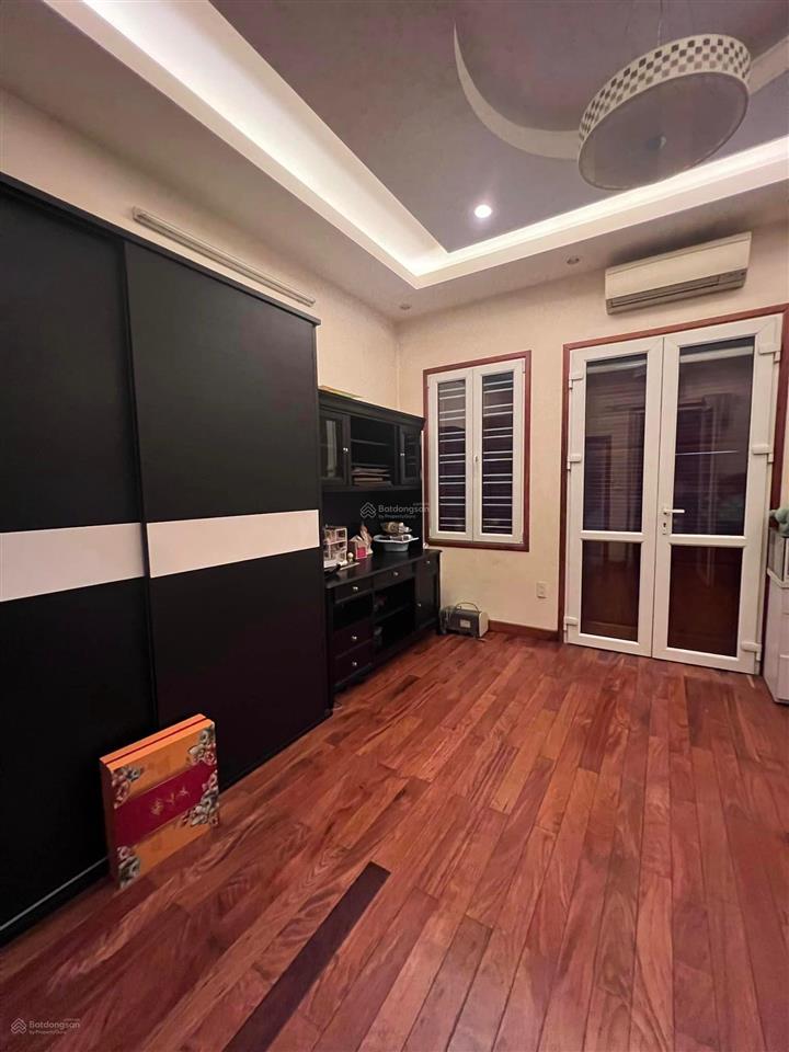 Bán gấp phân lô ngụy như kon tum 35.8m2 xây 5 tầng. view gần khuôn viên, gara xe 7 chỗ giá 13.5 tỷ