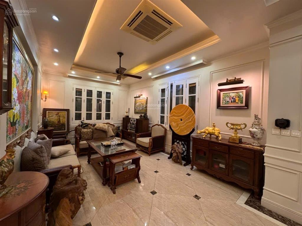 Bán gấp nhà phố trung kính  cầu giấy 68.5m2* 5 tầng. vỉa hè rộng vị trí kinh doanh giá 28 tỷ