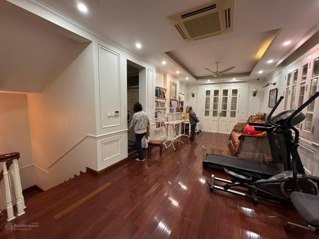 Bán gấp nhà phố trung kính  cầu giấy 68.5m2* 5 tầng. vỉa hè rộng vị trí kinh doanh giá 28 tỷ