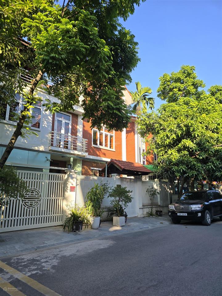 Biệt thự làng việt kiều châu âu  nguyễn văn lộc 185.2m2 mặt tiền 12m. dãy chính kinh doanh 52 tỷ