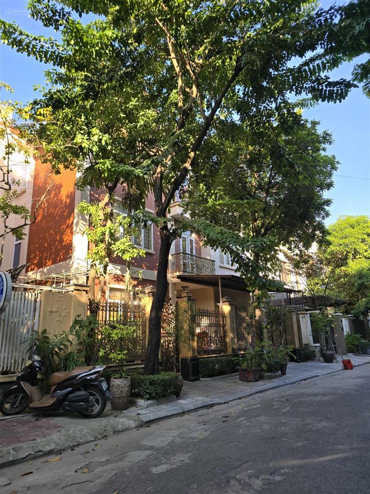 Biệt thự làng việt kiều châu âu  nguyễn văn lộc 185.2m2 mặt tiền 12m. dãy chính kinh doanh 52 tỷ