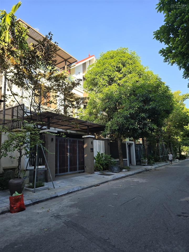Biệt thự làng việt kiều châu âu  nguyễn văn lộc 185.2m2 mặt tiền 12m. dãy chính kinh doanh 52 tỷ
