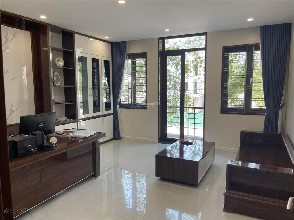 Giảm 3 tỷ, nhà phố trần kim xuyến 79.5m2* 5 tầng. vỉa hè rộng kinh doanh, ô tô tránh chỉ 23 tỷ