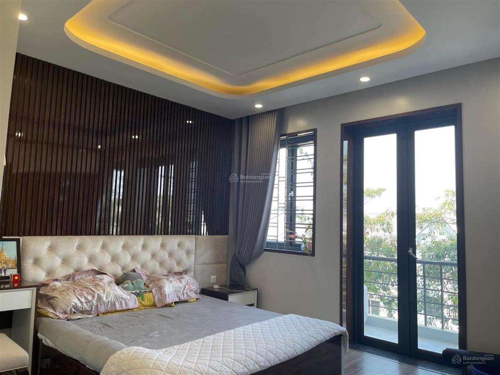 Giảm 3 tỷ, nhà phố trần kim xuyến 79.5m2* 5 tầng. vỉa hè rộng kinh doanh, ô tô tránh chỉ 23 tỷ