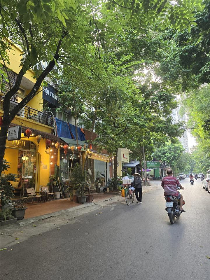 Liền kề làng việt kiều châu âu  nguyễn văn lộc 79m2* 5 tầng. thang máy, view hồ kinh doanh 24.8 tỷ