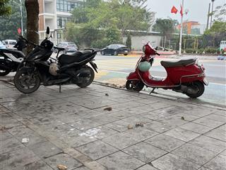 Đầu giá thạch bàn đường vỉa hè 80m2 160tr/m2