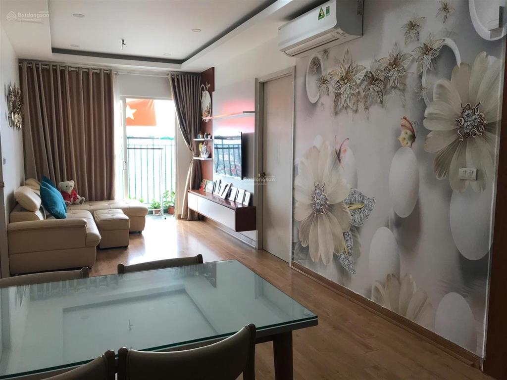 Bán căn 3n, tầng trung  bc đông nam  bao phí, giá nhỉnh 60tr/m2