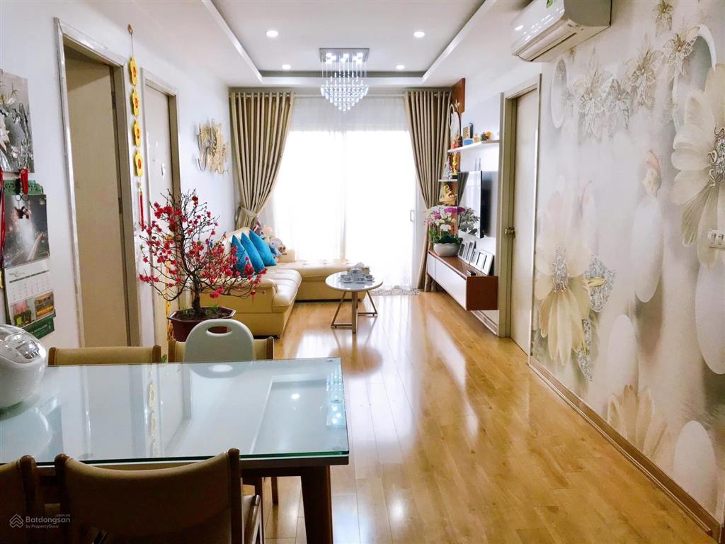 Bán căn 3n, tầng trung  bc đông nam  bao phí, giá nhỉnh 60tr/m2