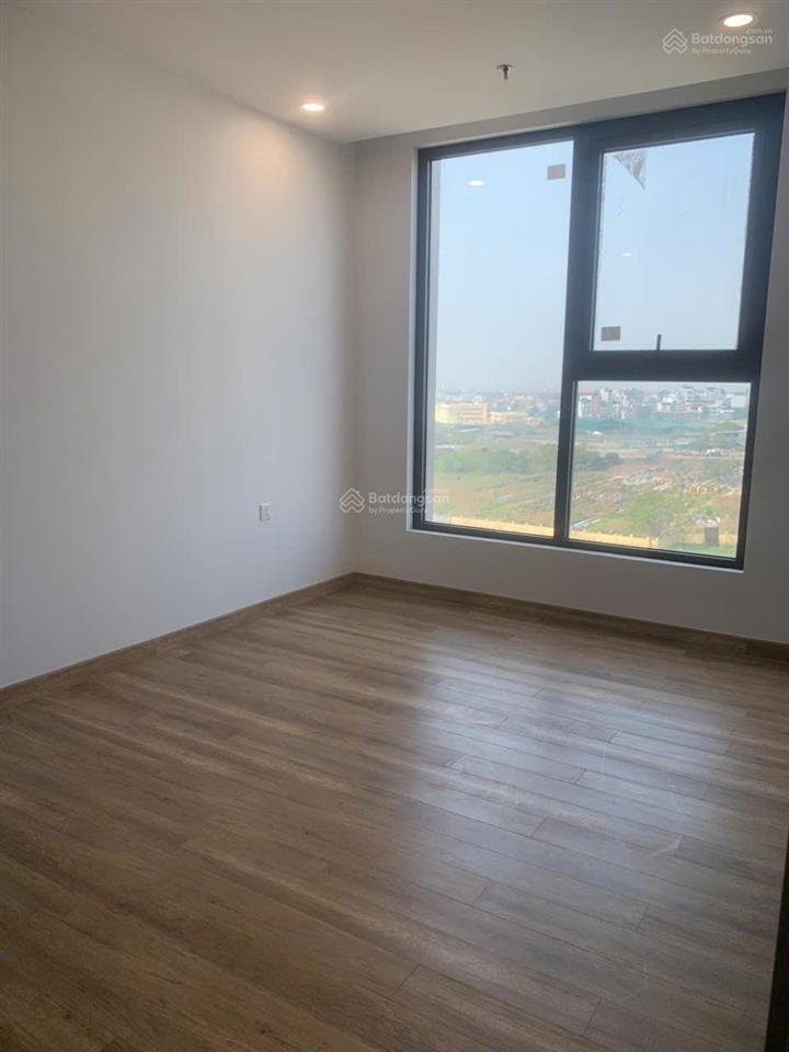 Duy nhất 1 căn 2pn giá rẻ nhất của the flame vine chỉ 72 triệu/m2. tầng cao, hướng mát