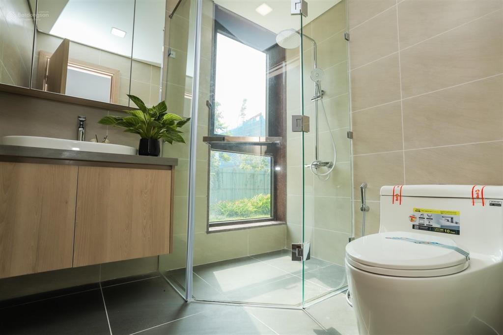 Căn c1 view trực diện hồ  công viên trung tâm hoa hậu của kdt park city, giá chỉ 108 triệu/m2