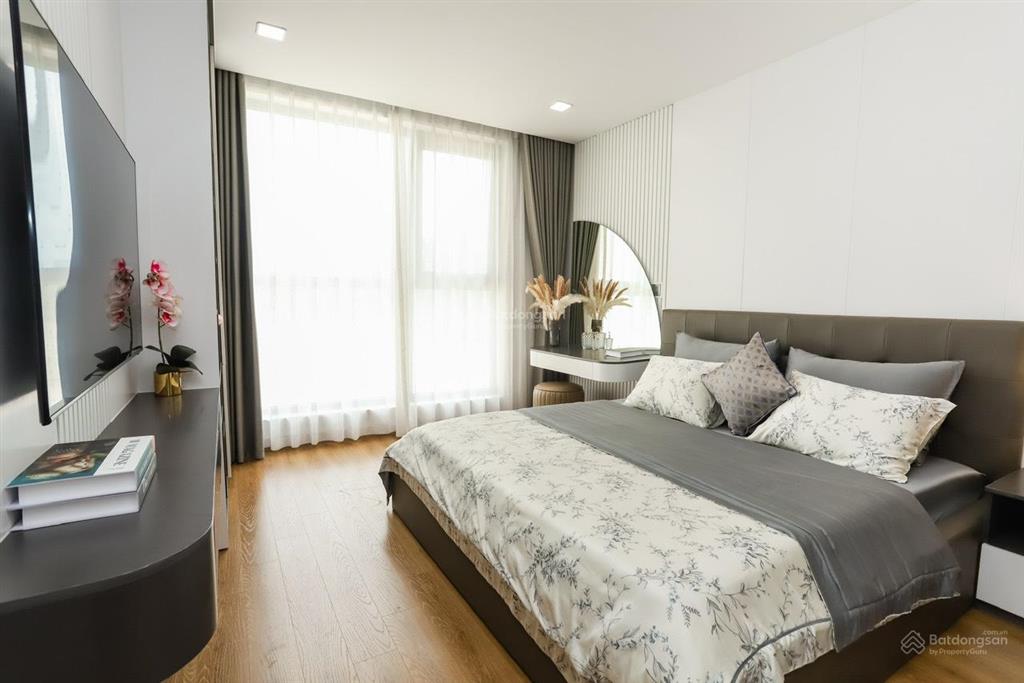 Căn c1 view trực diện hồ  công viên trung tâm hoa hậu của kdt park city, giá chỉ 108 triệu/m2
