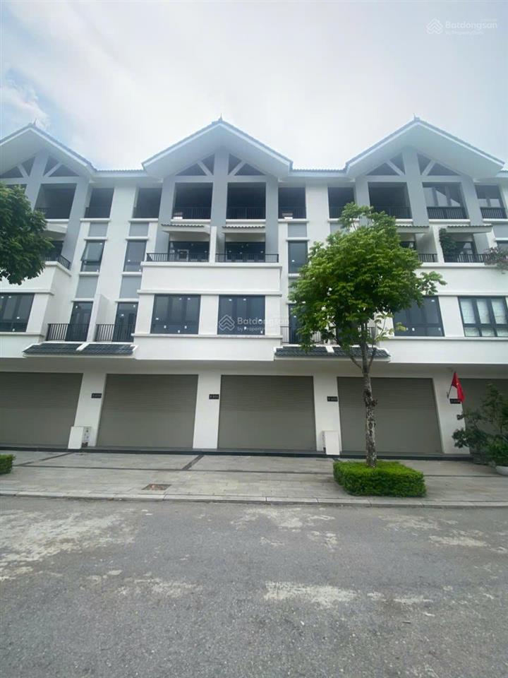 Liền kề hinode royal park 100m 4 tầng giá chỉ 12 tỷ, sẵn sổ hồng để giao dịch.