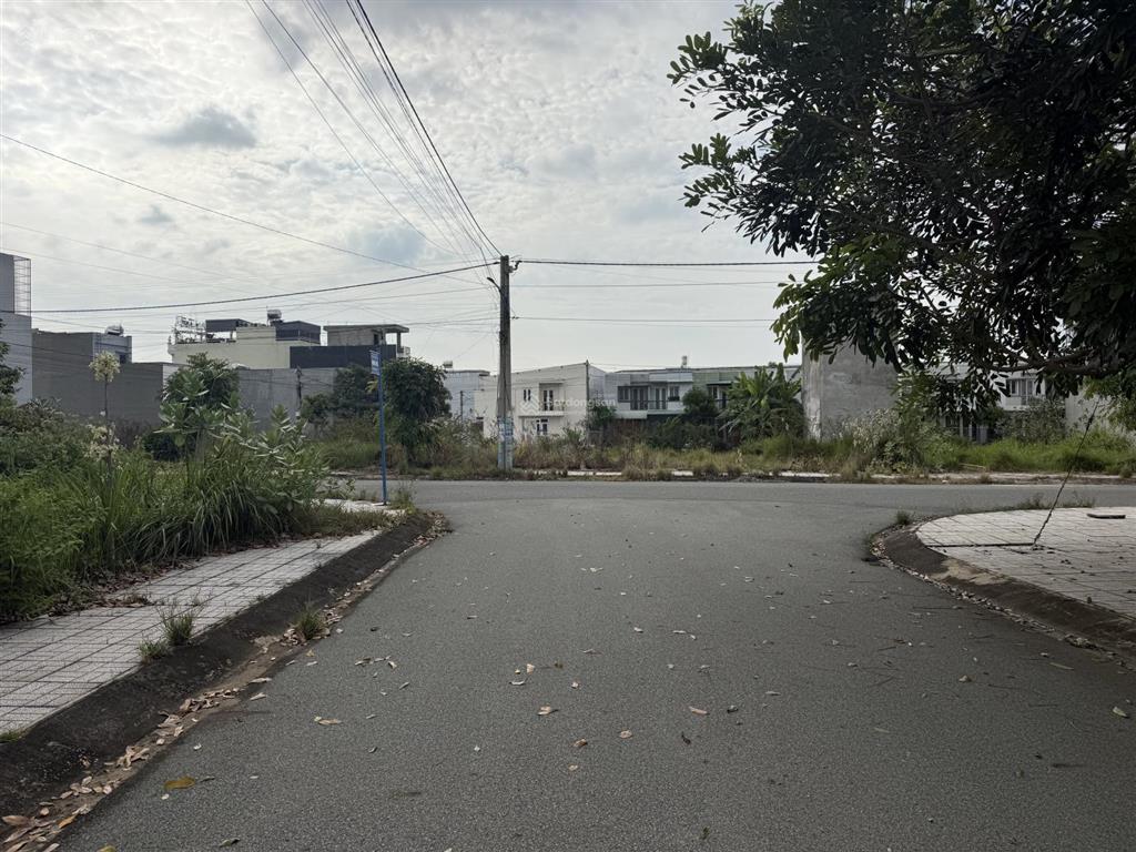 Kẹt bán gấp 4x12m hạ giá còn 780 triệu sổ riêng sẵn tại nhà. hướng bắc  dân cư đông  đường 10m