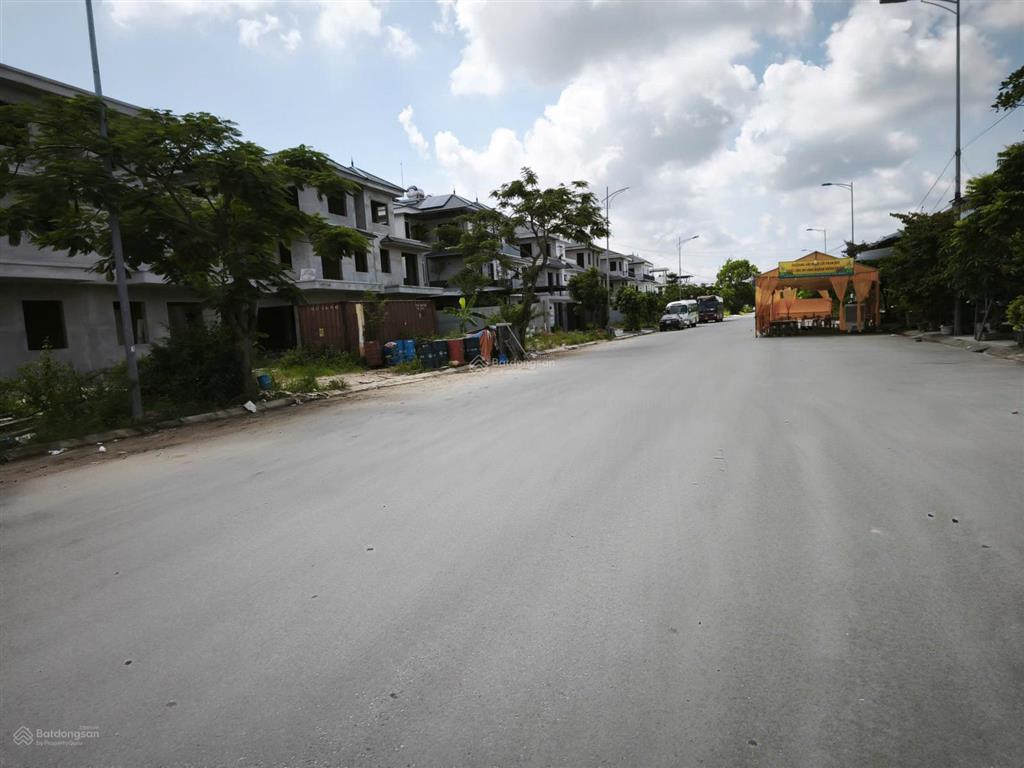 162m2 ngang 9m, đường 12m. có bìa. cách cầu rào 500m. chỉ 2.8 tỷ