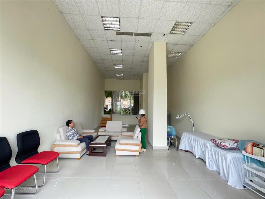 Cho thuê shophouse the eastern 299 liên phường 60m2 chỉ 8.5triệu/tháng.