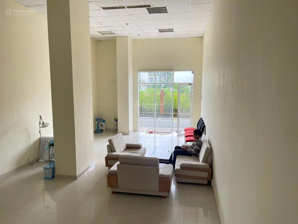Cho thuê shophouse the eastern 299 liên phường 60m2 chỉ 8.5triệu/tháng.
