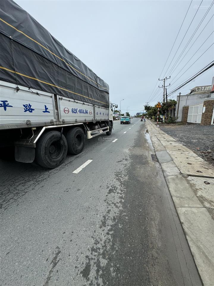 Nền mặt tiền ql50 mặt tiền lớn .