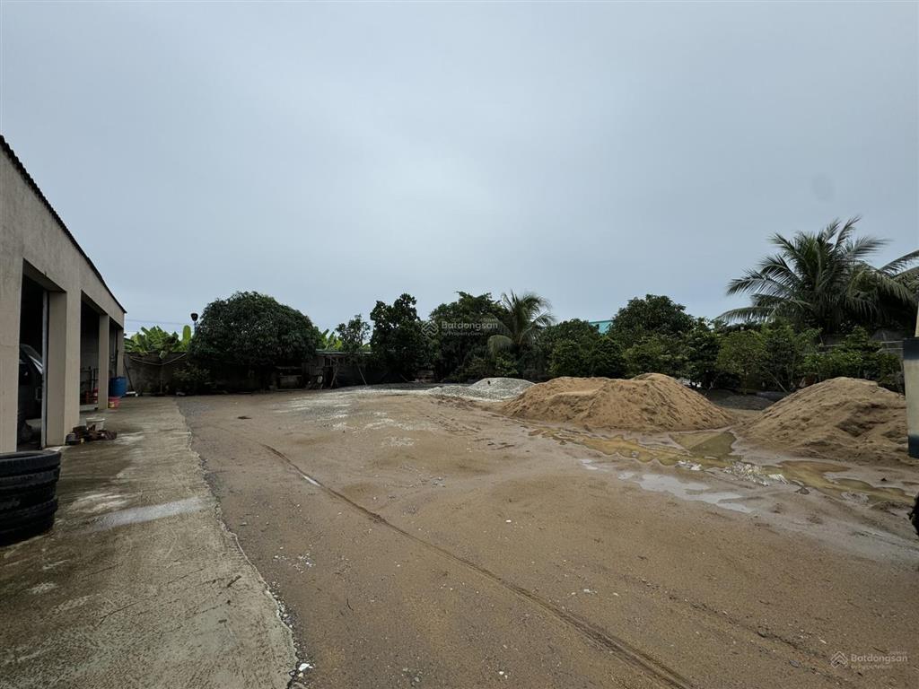 Nền mặt tiền ql50 mặt tiền lớn .