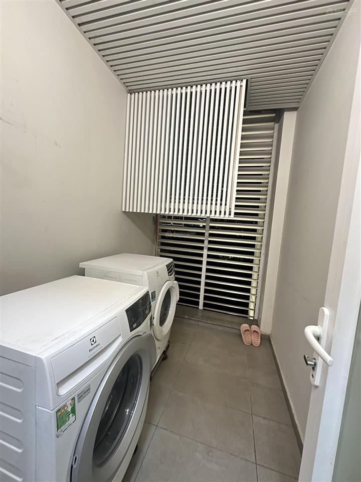 Cho thuê 2pn sarina sala  nhà trống sẵn  32 triệu