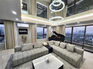 Cần bán căn hộ 3 phòng ngủ 168m2 tầng trung, giá 13,5 tỷ