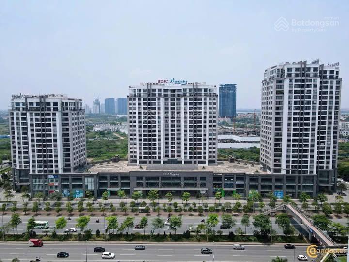 Cần bán căn hộ 3 phòng ngủ 168m2 tầng trung, giá 13,5 tỷ