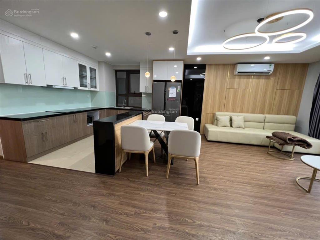 Cần bán căn hộ 2 phòng ngủ udic westlake view võ chí công, ban công đông nam