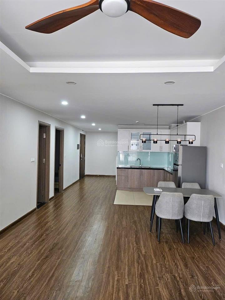 Cần bán căn hộ 2 phòng ngủ udic westlake view võ chí công, ban công đông nam