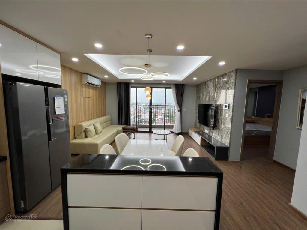 Cần bán căn hộ 2 phòng ngủ udic westlake view võ chí công, ban công đông nam