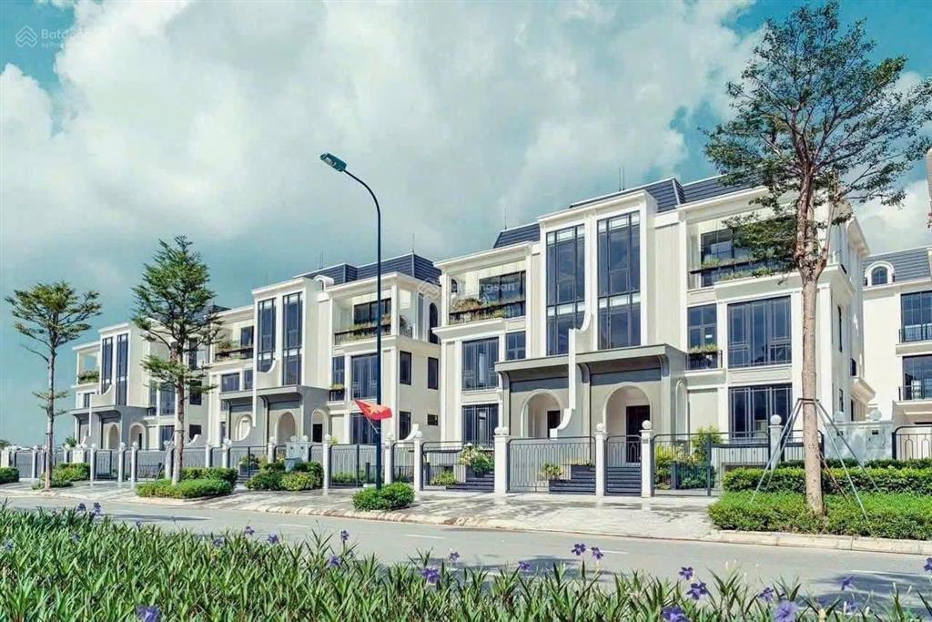 Bán biệt thự khu p ciputra 5 tầng 324m2 view sân golf kí trực tiếp hợp đồng cdt, nhận nhà ngay