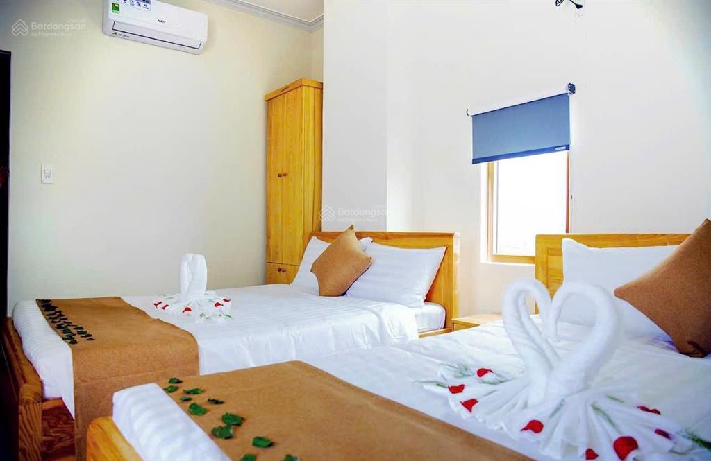 Bán nhanh khách sạn 7 tầng khu phố biển rạng đông tổng 17 phòng giá 16 tỷ