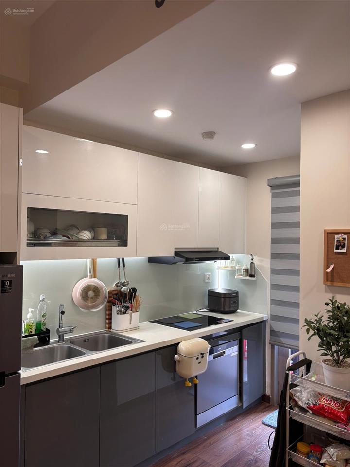 Cần bán căn hộ chung cư sky9 quận 9 có sổ hồng 2pn 1wc giá tốt 2,8 tỷ bao thuế phí, hỗ trợ vay
