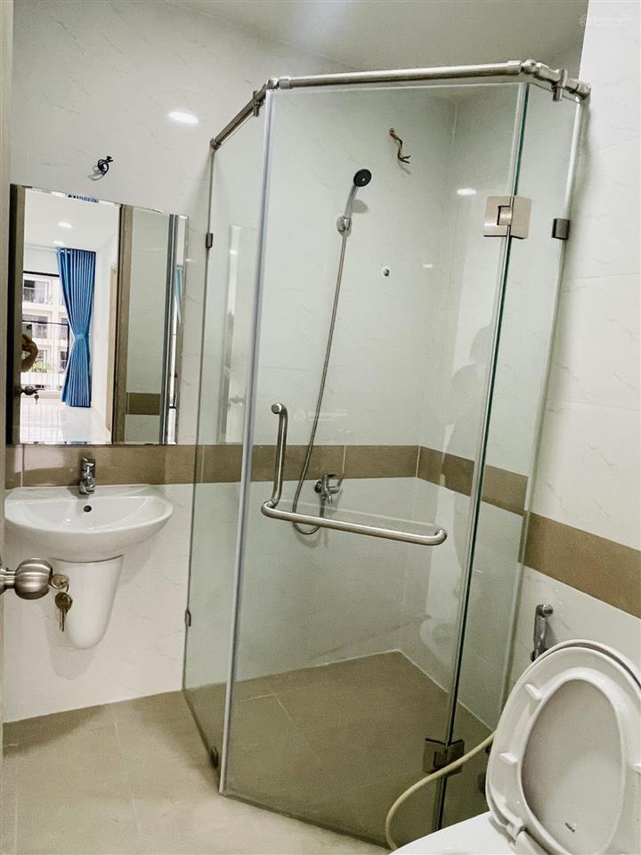 Cho thuê căn 70m2 2pn 2wc nhà trống có rèm giá 6 triệu. hàng hiếm cọc ở ngay, tầng thoáng mát