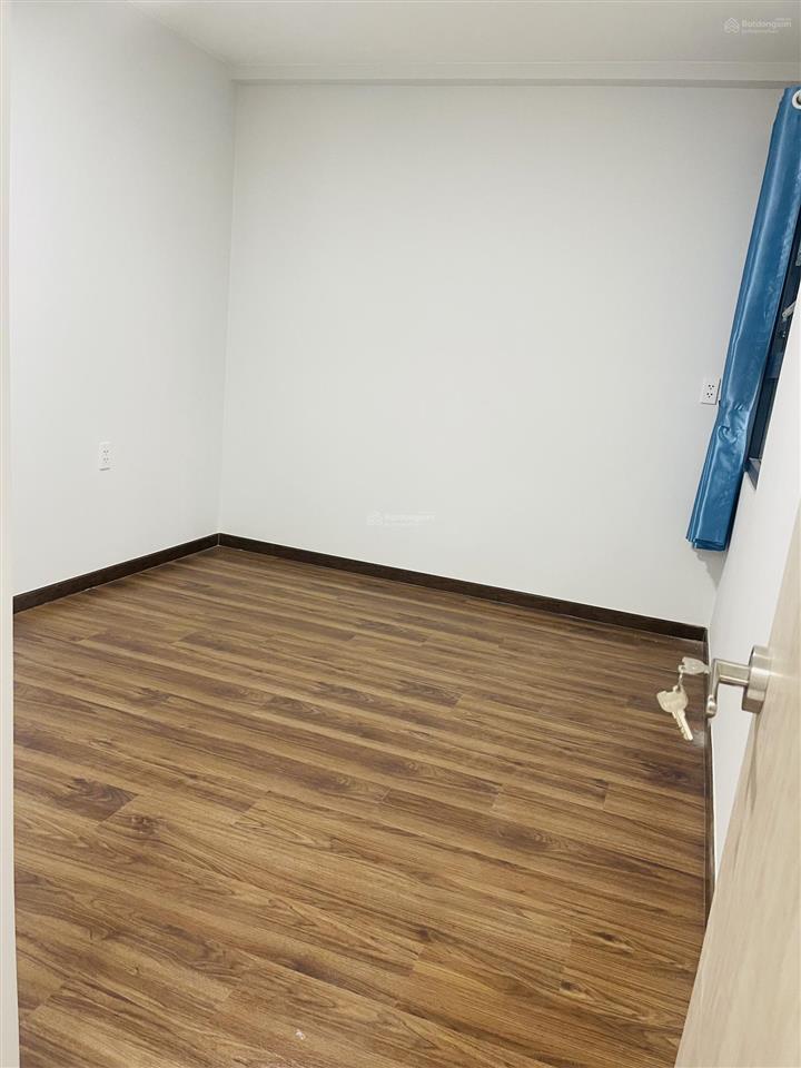 Cho thuê căn 70m2 2pn 2wc nhà trống có rèm giá 6 triệu. hàng hiếm cọc ở ngay, tầng thoáng mát