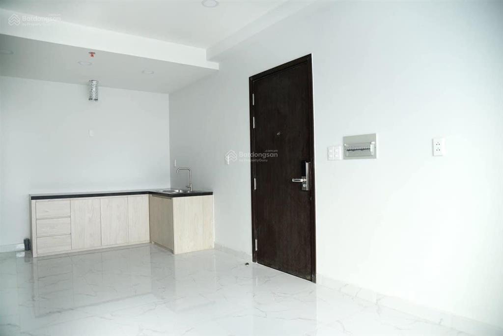 Cho thuê căn hộ charm city 50m2 có rèm, tủ bếp giá 5 triệu, đầy đủ tiện ích, ở ngay