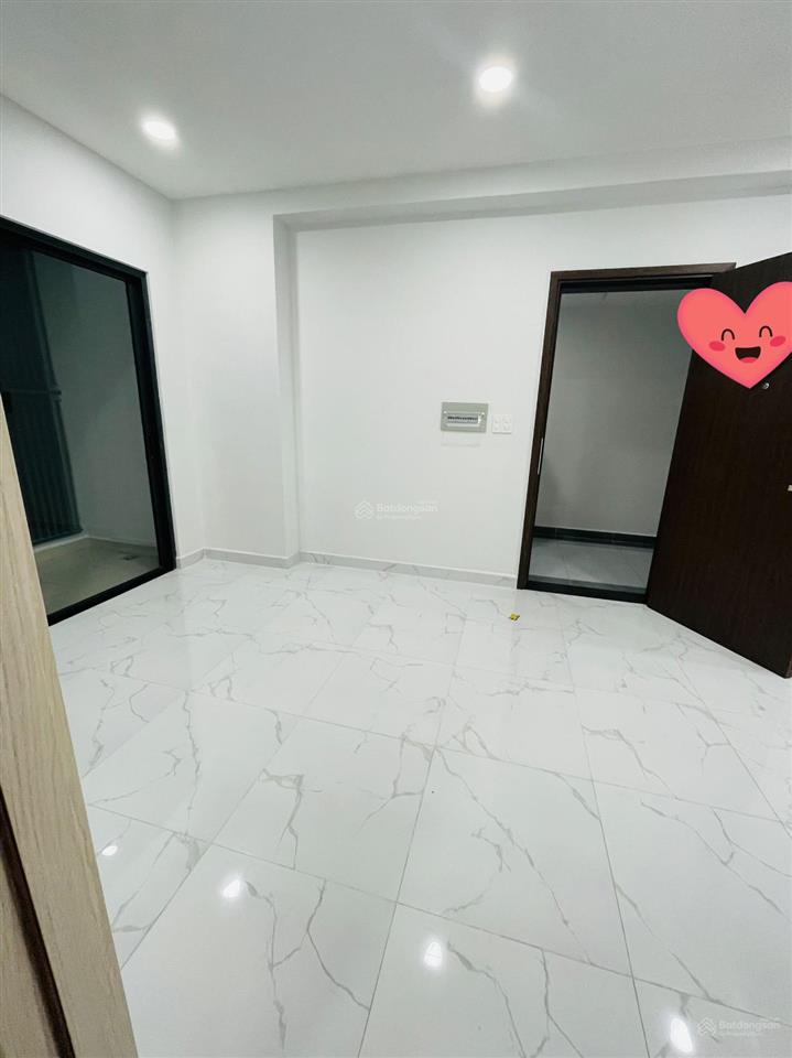 Cho thuê căn hộ charm city 50m2 có rèm, tủ bếp giá 5 triệu, đầy đủ tiện ích, ở ngay
