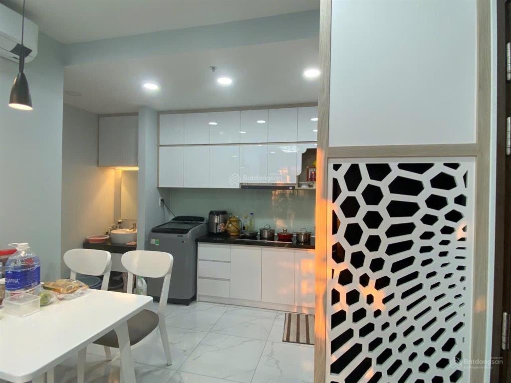 Cho thuê căn 55m2 2pn 1wc full nội thất cao cấp giá 7tr5, 3 máy lạnh, view không chắn