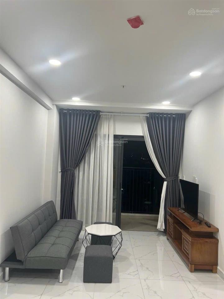 Cho thuê căn hộ 70m², 2pn, 2wc, tầng thấp, full nội thất, ban công thoáng, nhà đẹp, dọn vào ở ngay