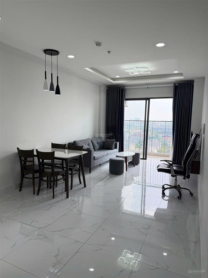 Cho thuê căn hộ charm city dĩ an, 3pn 2wc full nội thất giá 10tr/ tháng, ở ngay, view landmark